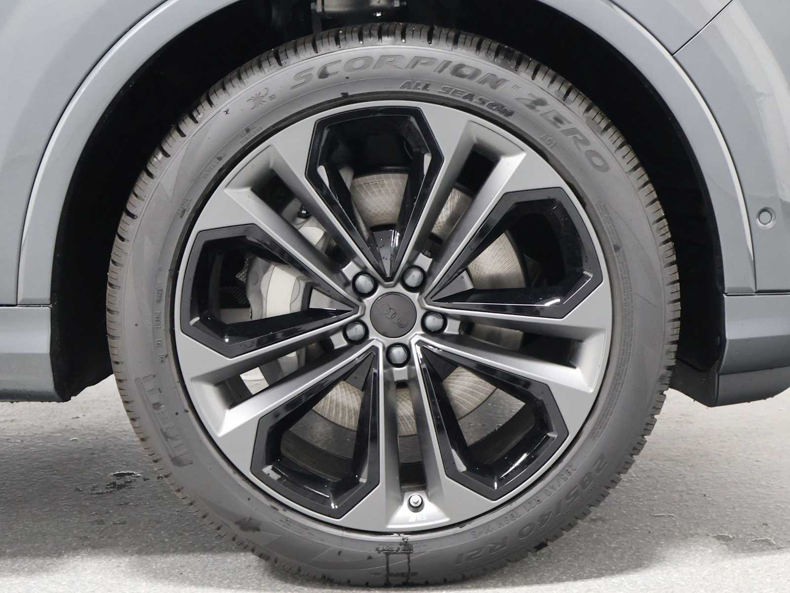 Thumbnail: 2026 Audi Q7 - 12