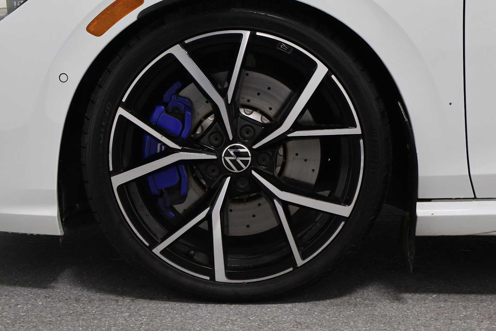 Thumbnail: 2023 Volkswagen Golf - 35