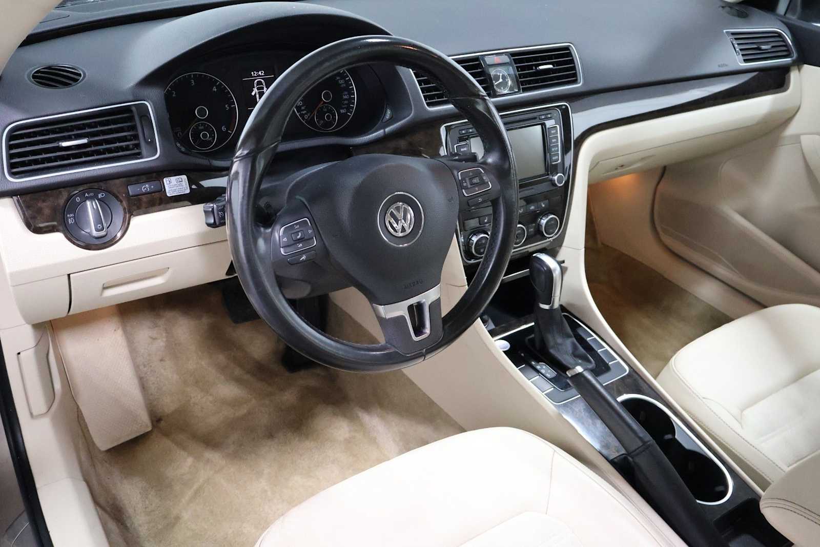 Thumbnail: 2015 Volkswagen Passat - 4