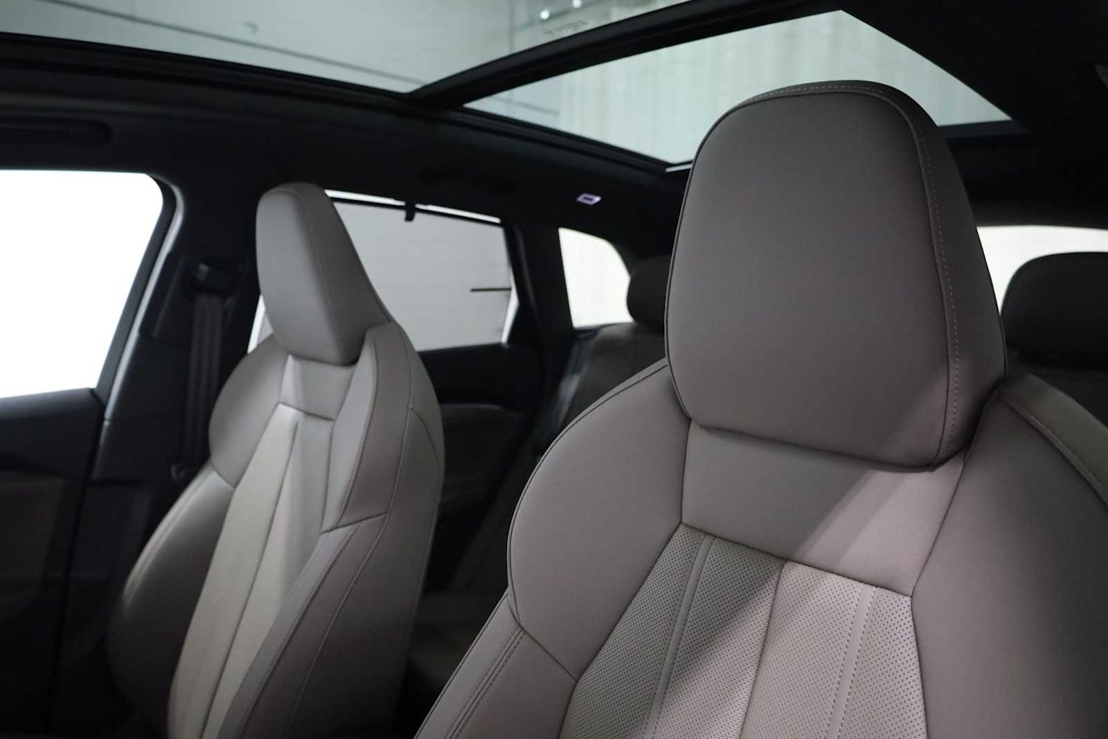 Thumbnail: 2025 Audi Q5 - 18