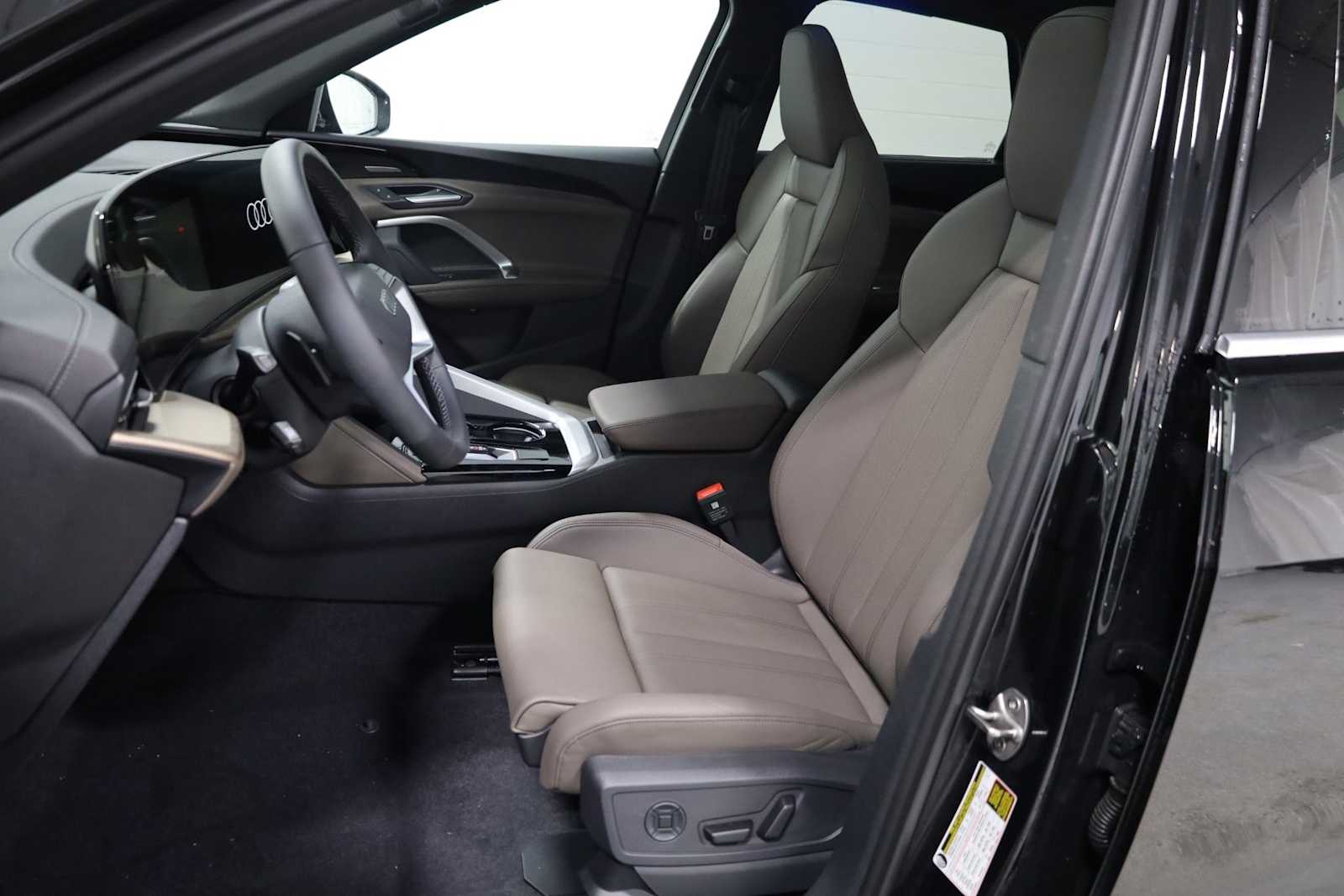 Thumbnail: 2025 Audi Q5 - 5