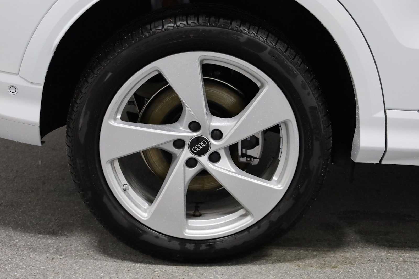 Thumbnail: 2025 Audi Q5 - 35