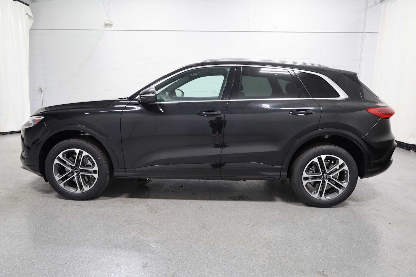 Thumbnail: 2025 Audi Q5 - 2