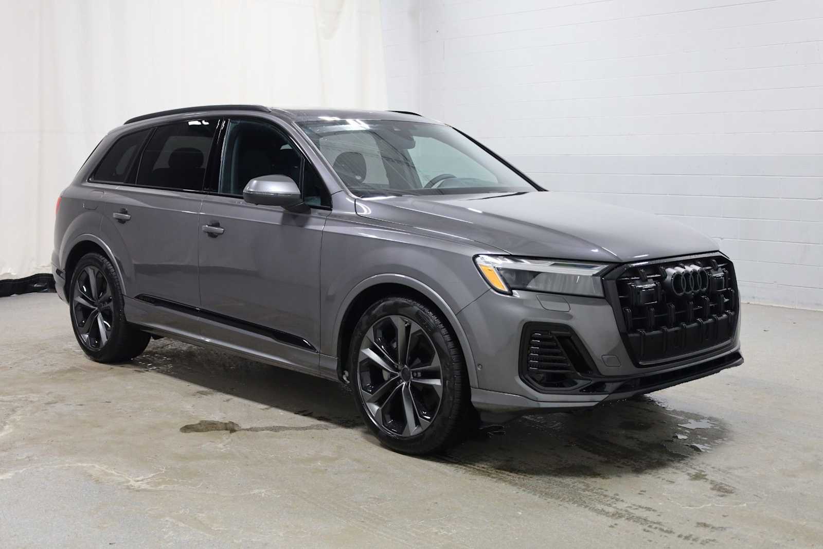 Thumbnail: 2026 Audi Q7 - 13