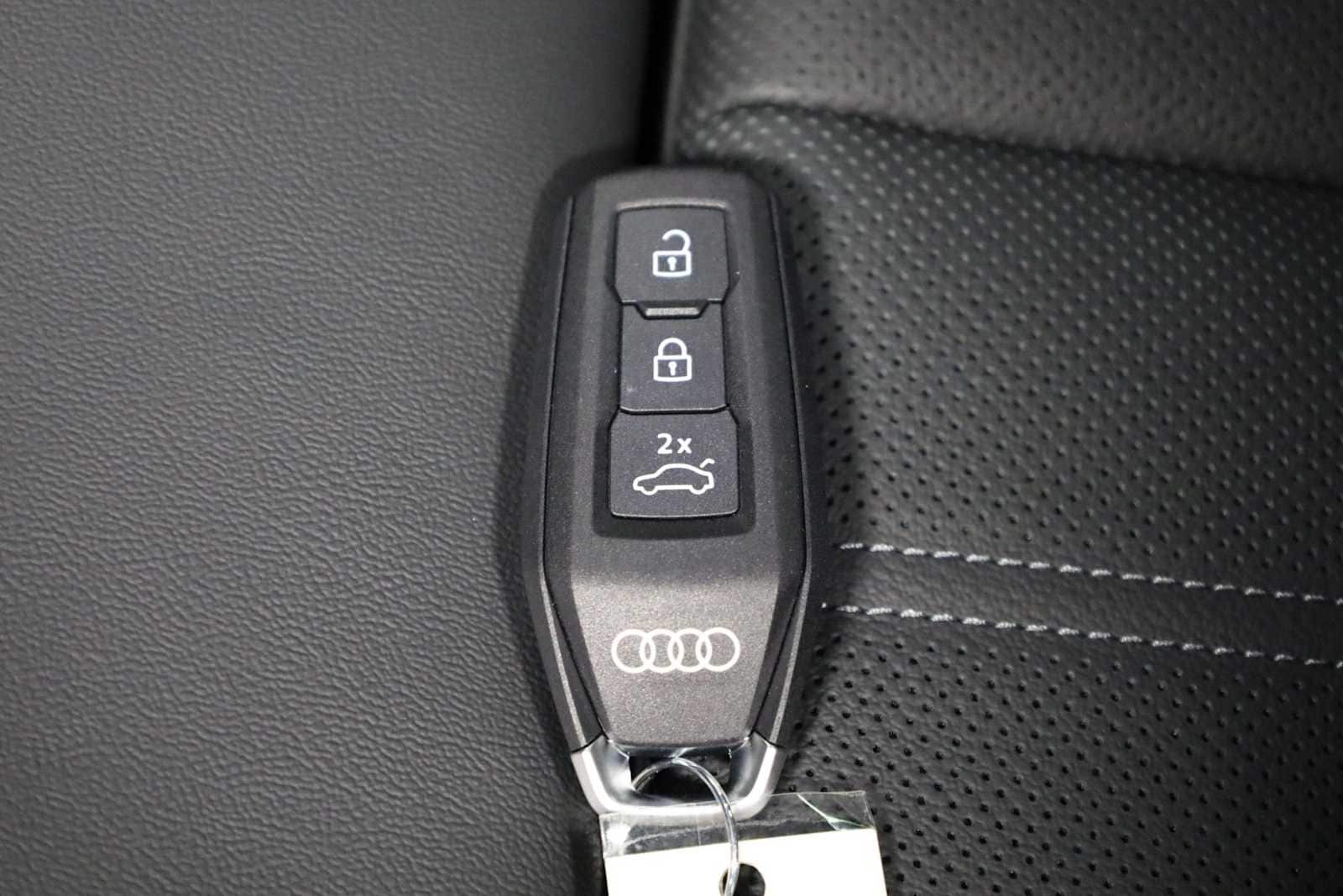 Thumbnail: 2025 Audi Q5 - 40