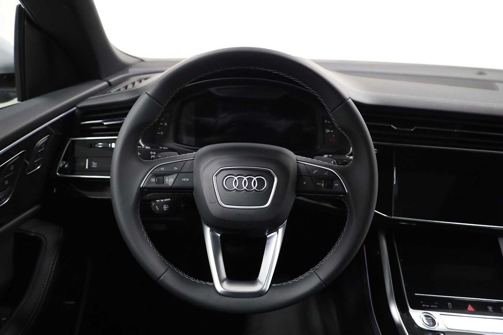 Thumbnail: 2026 Audi Q8 - 23