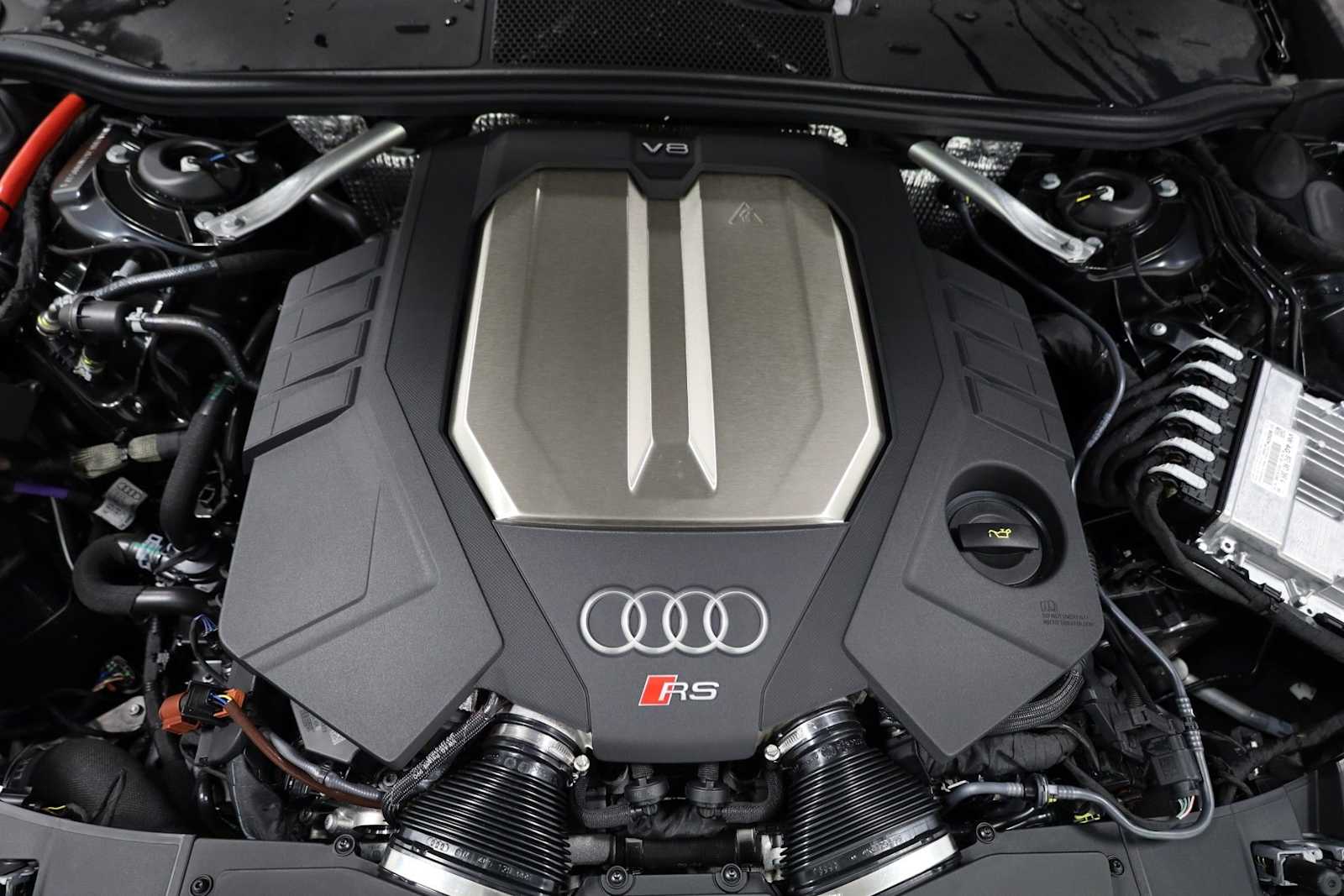 Thumbnail: 2026 Audi RS 6 - 40