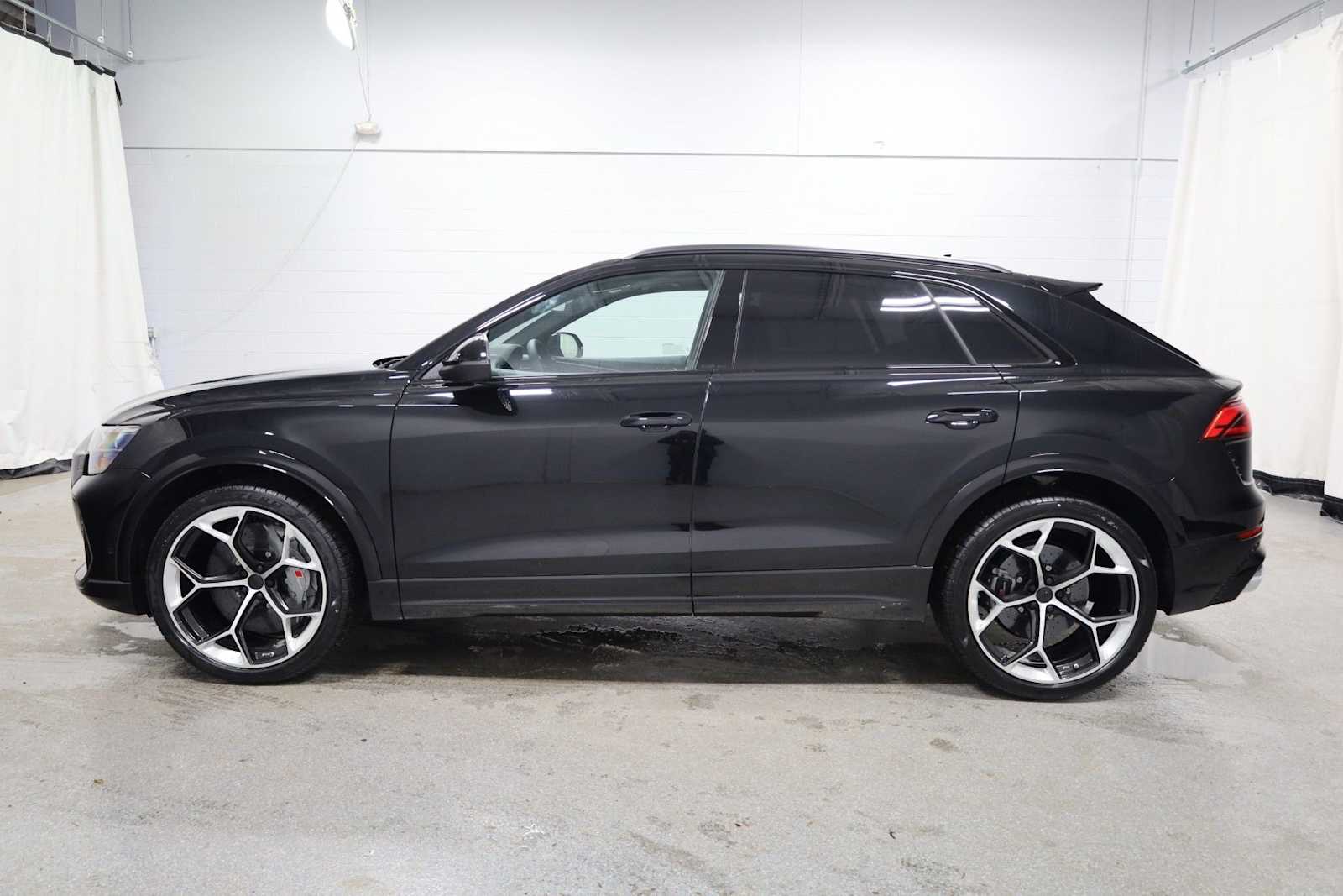 Thumbnail: 2026 Audi RS Q8 - 2