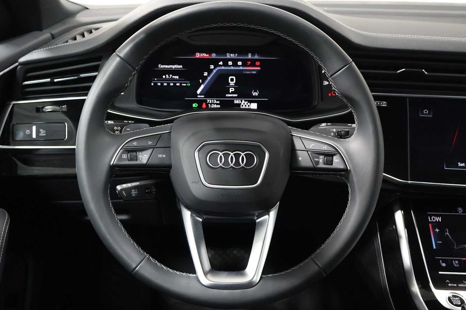 Thumbnail: 2025 Audi Q8 - 23