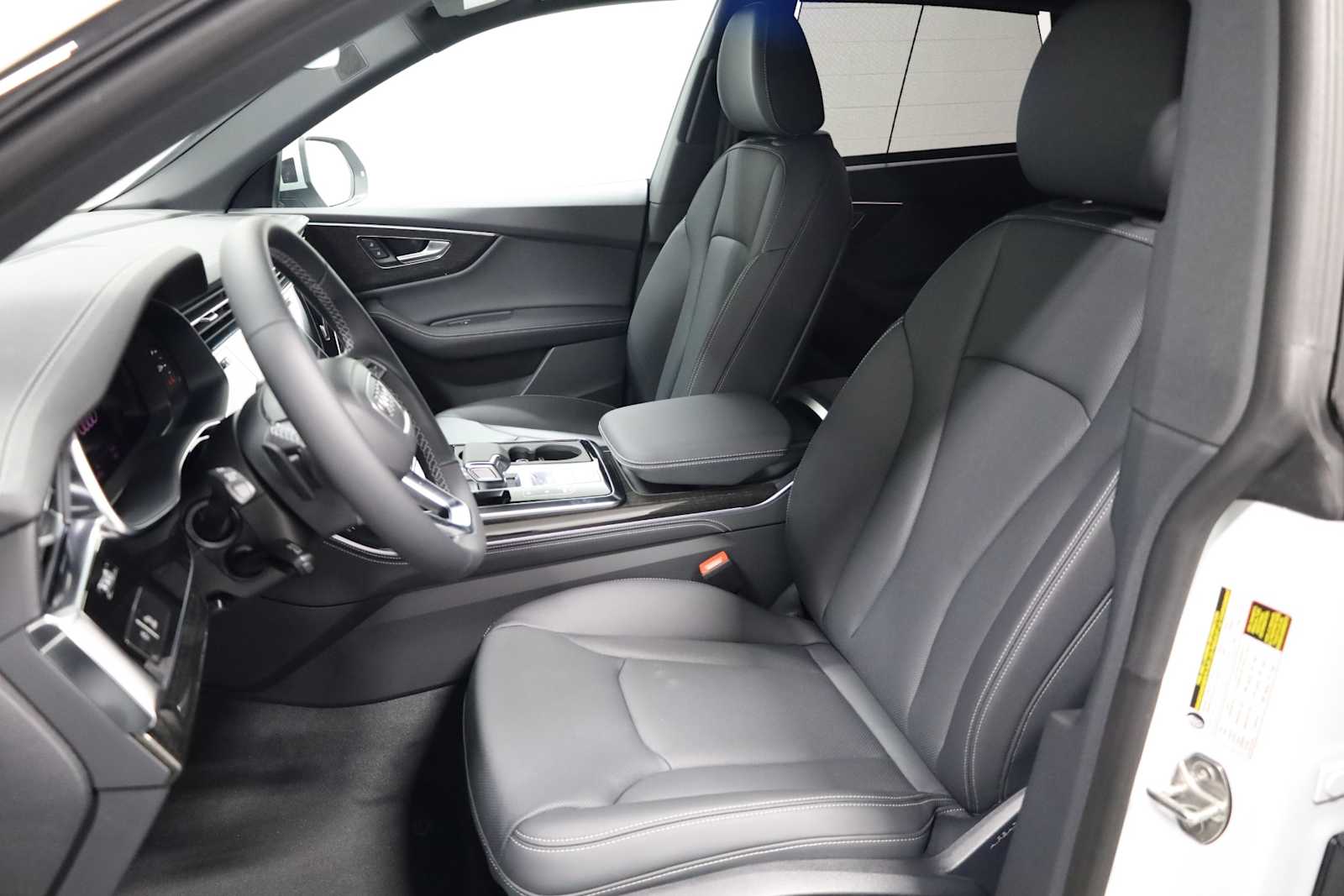 Thumbnail: 2026 Audi Q8 - 13