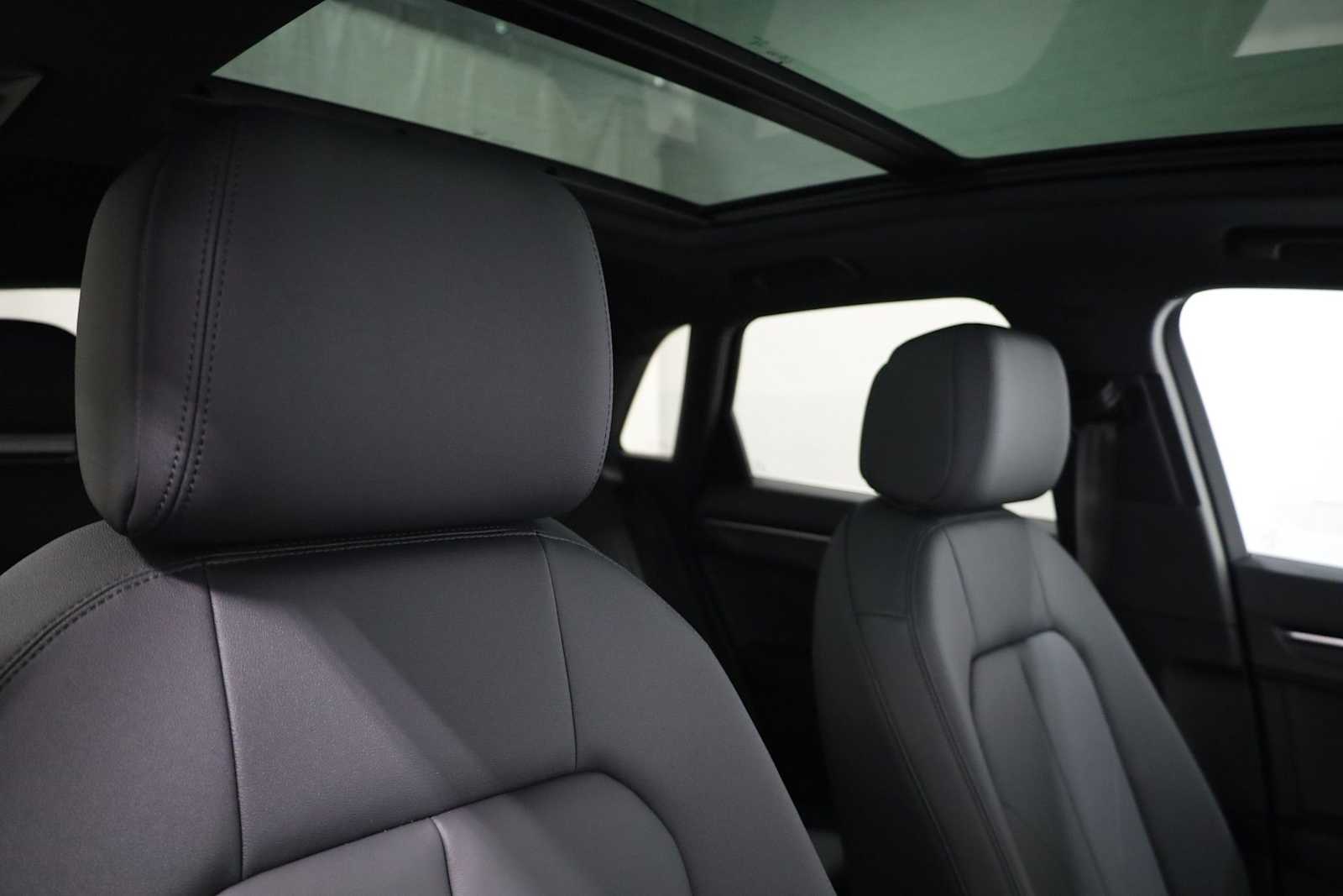 Thumbnail: 2025 Audi Q3 - 20