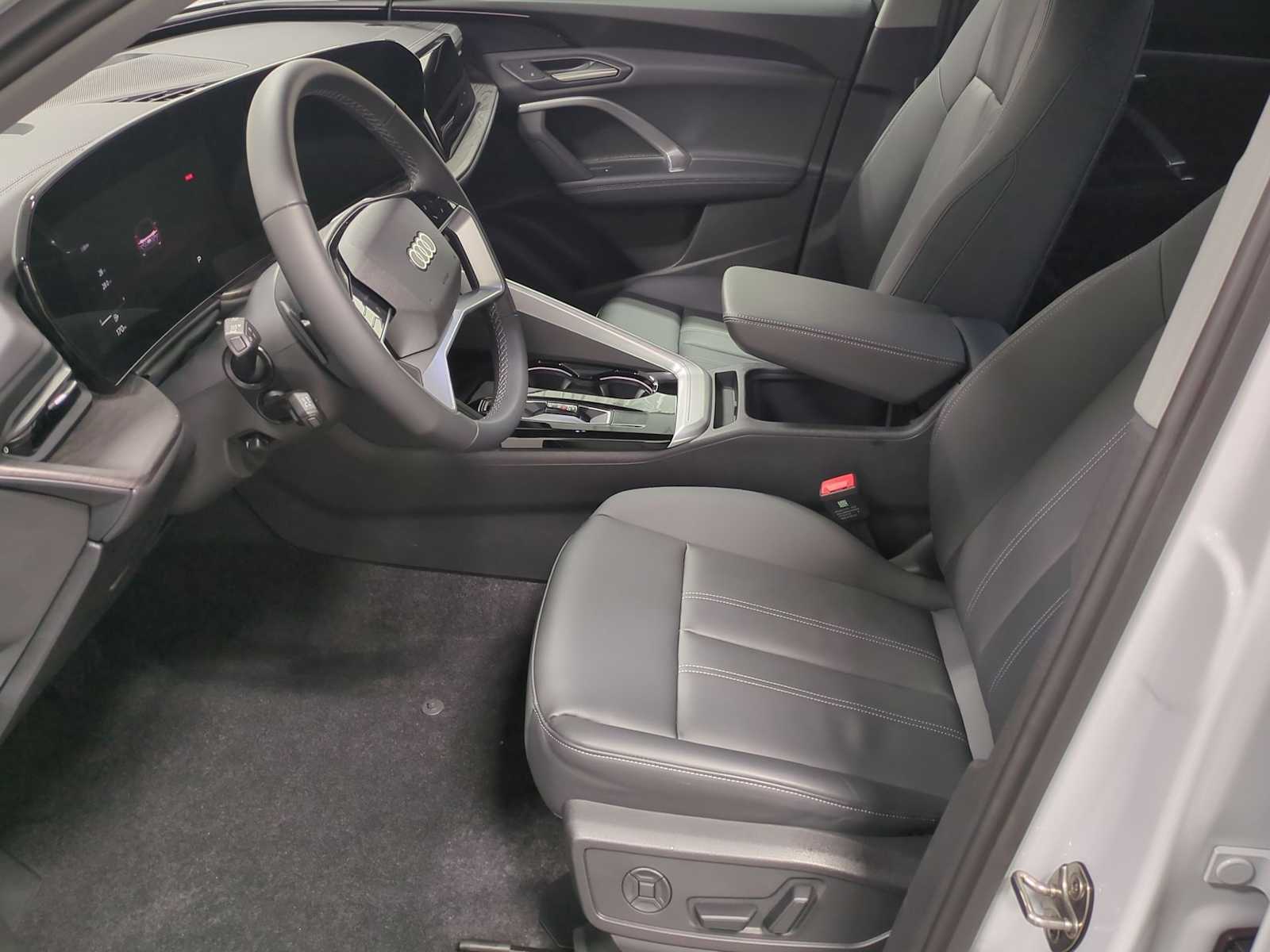 Thumbnail: 2025 Audi Q5 - 3