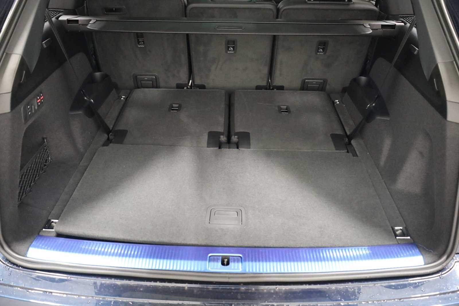 Thumbnail: 2026 Audi Q7 - 38