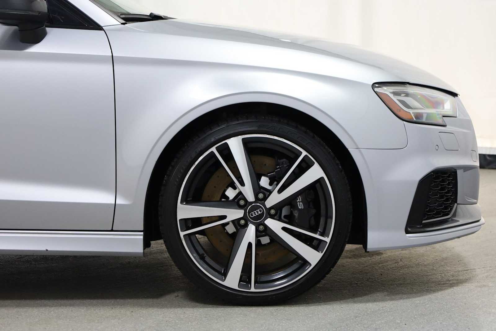 Thumbnail: 2018 Audi RS 3 - 12