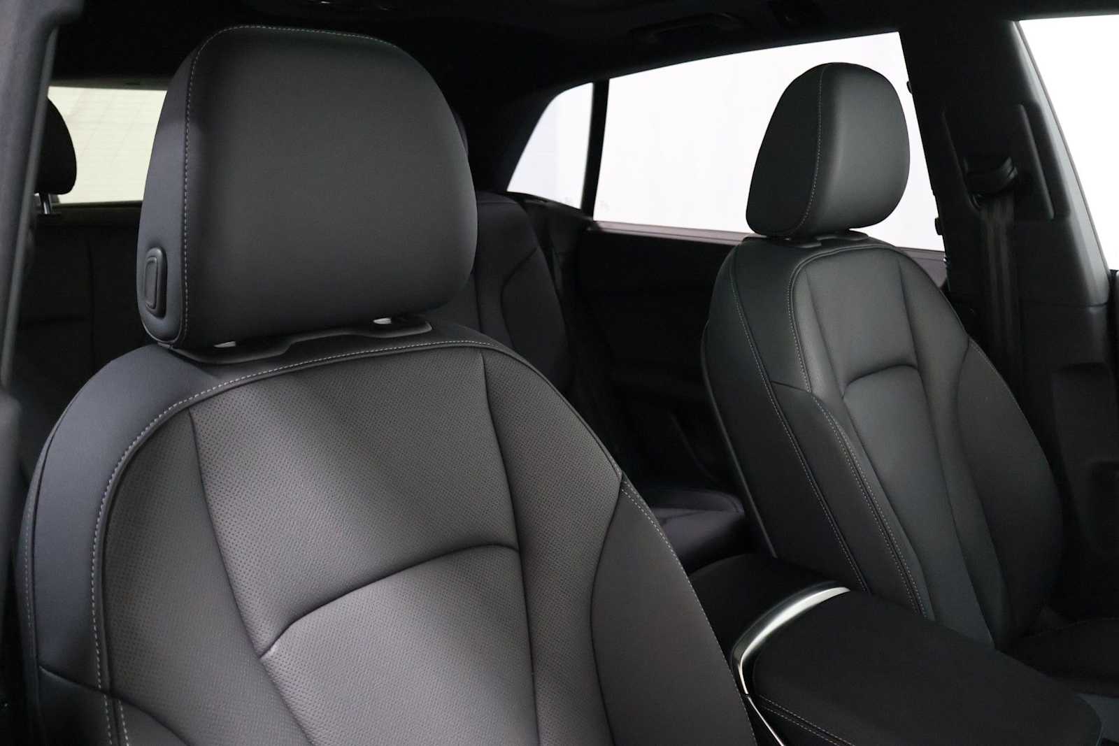 Thumbnail: 2025 Audi Q8 - 21