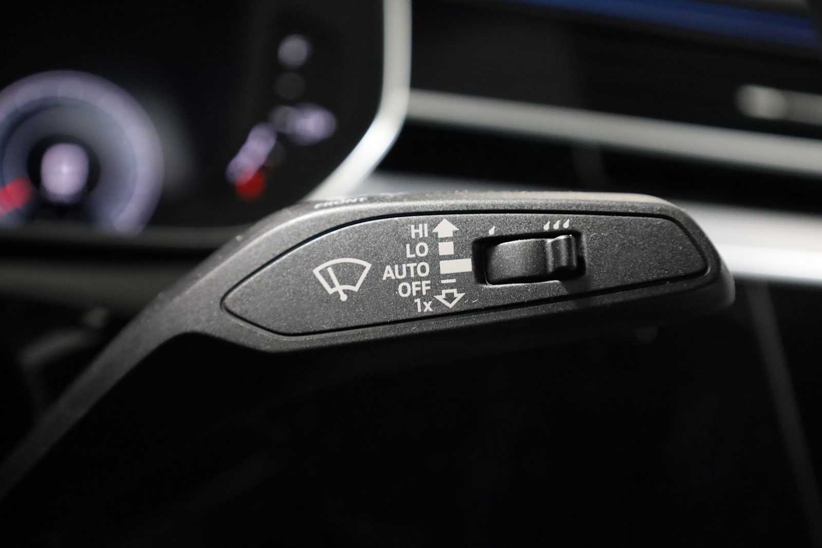 Thumbnail: 2025 Audi A8 - 29