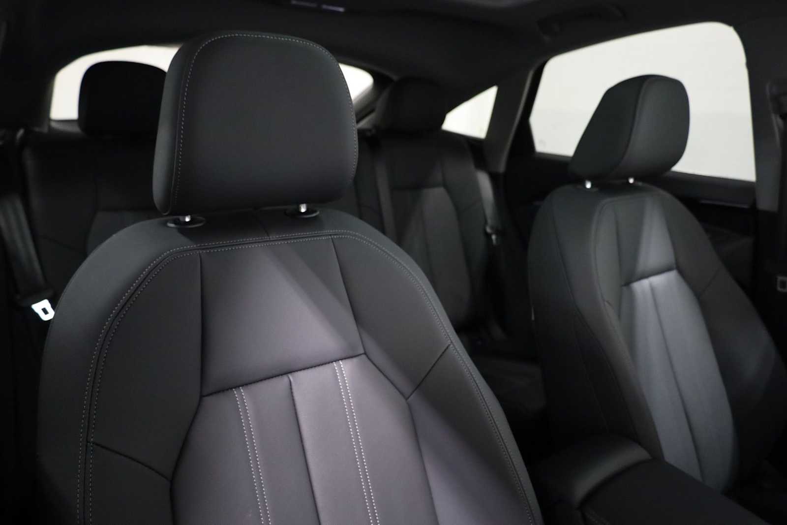 Thumbnail: 2025 Audi Q5 - 21