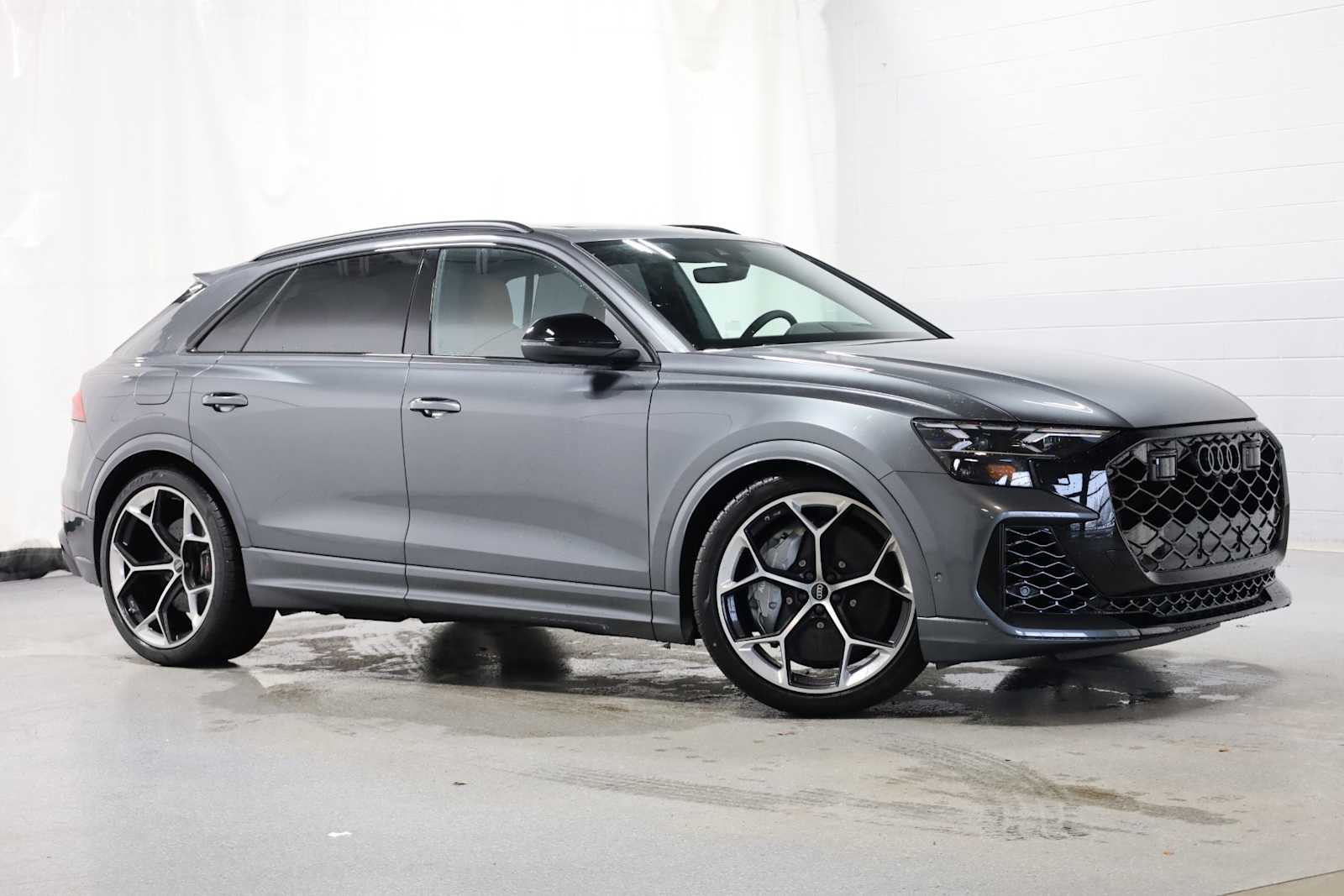 Thumbnail: 2025 Audi RS Q8 - 8