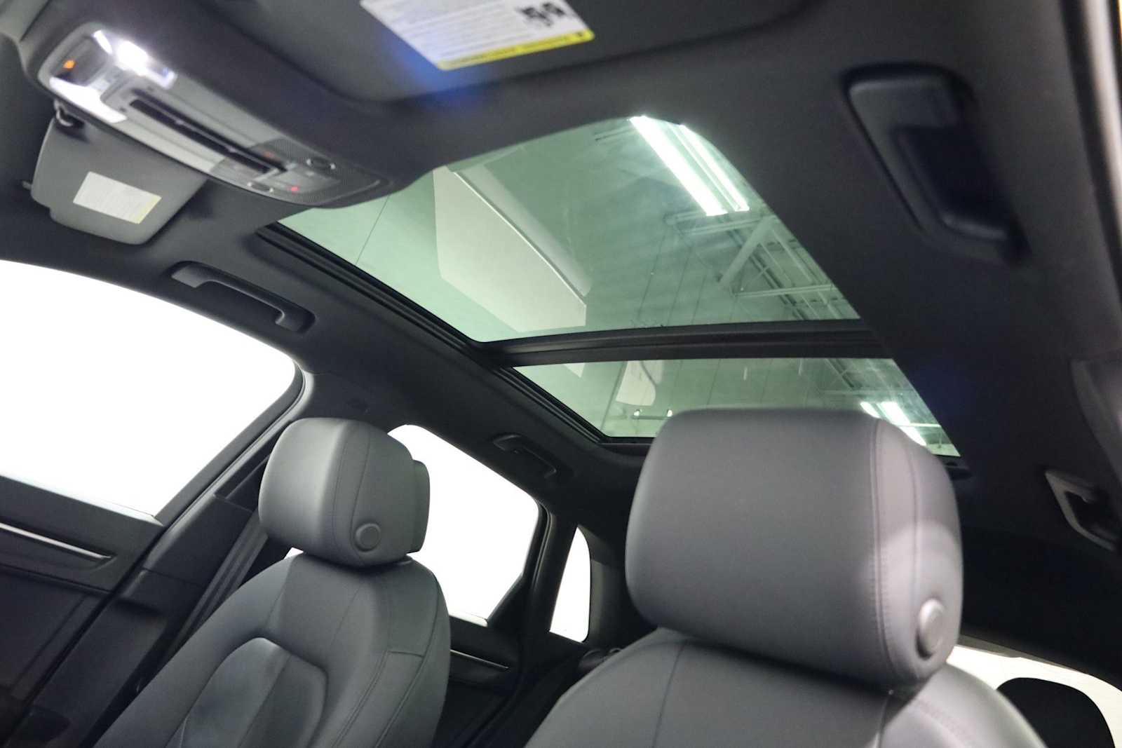 Thumbnail: 2023 Audi Q3 - 18