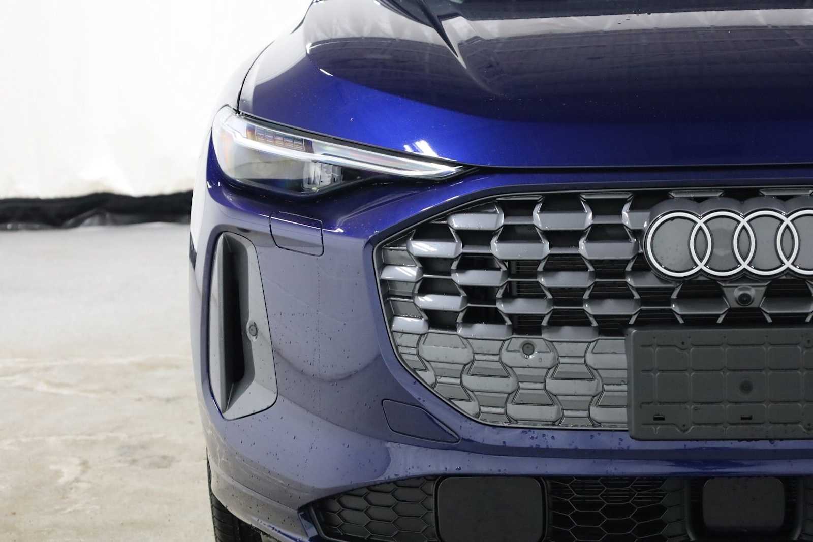 Thumbnail: 2025 Audi Q5 - 15