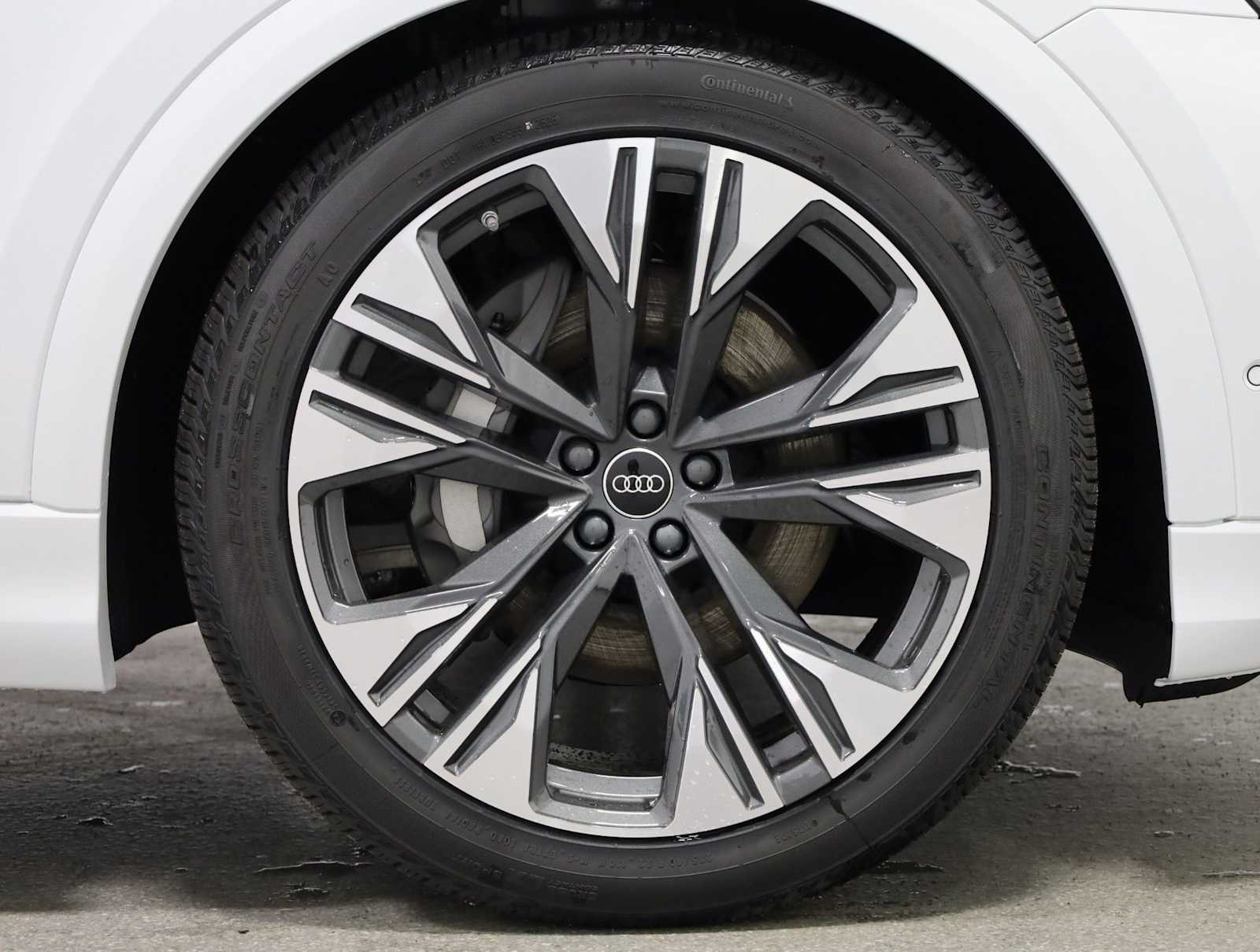 Thumbnail: 2026 Audi Q8 - 12