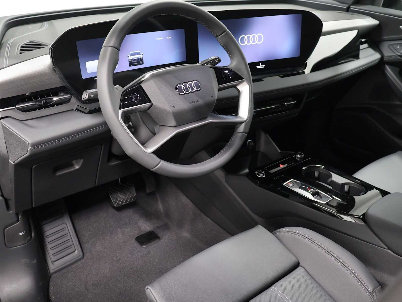Thumbnail: 2027 Audi Q6 e-tron - 4