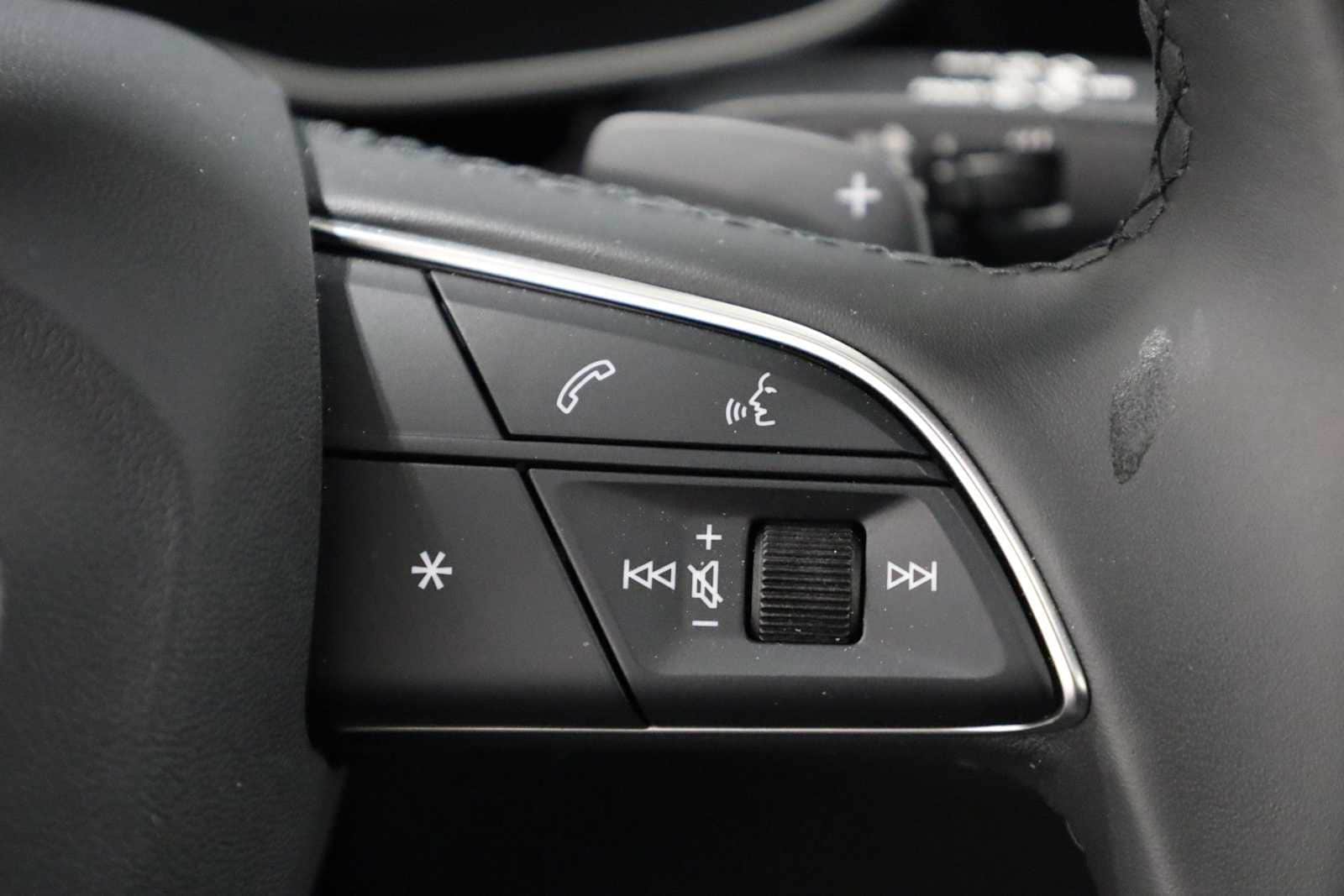 Thumbnail: 2025 Audi Q3 - 25