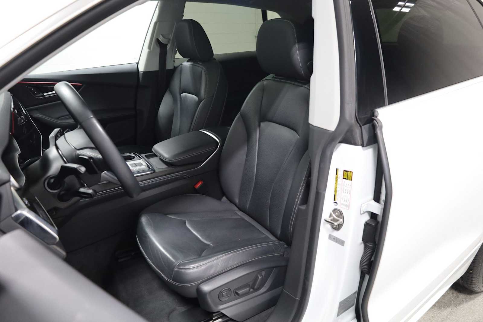 Thumbnail: 2023 Audi Q8 - 5