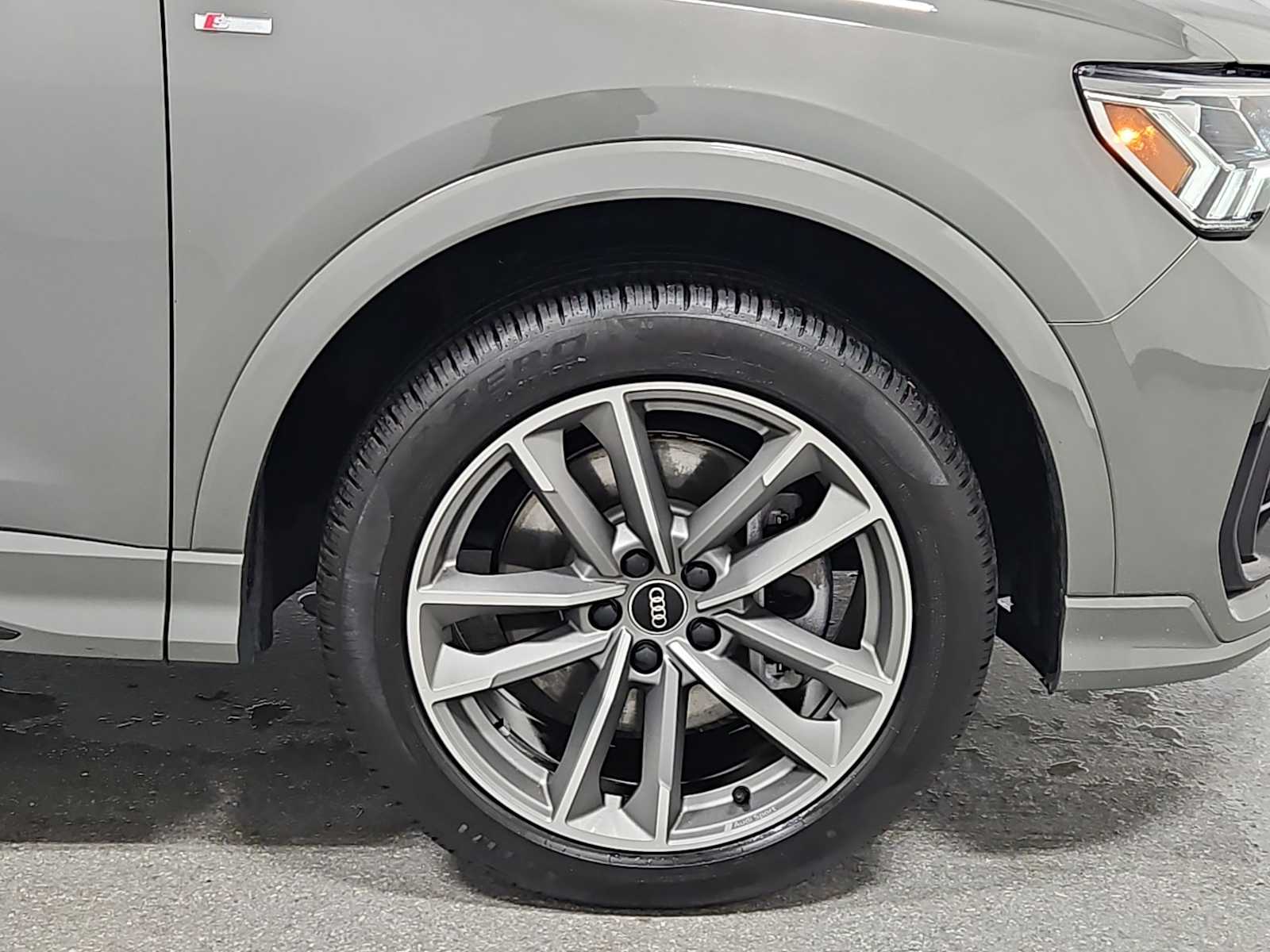 Thumbnail: 2023 Audi Q3 - 11