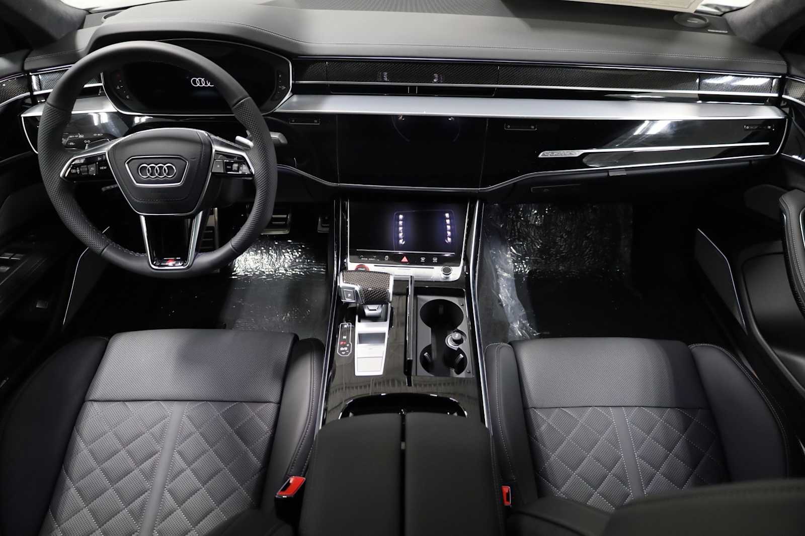 Thumbnail: 2025 Audi S8 - 25
