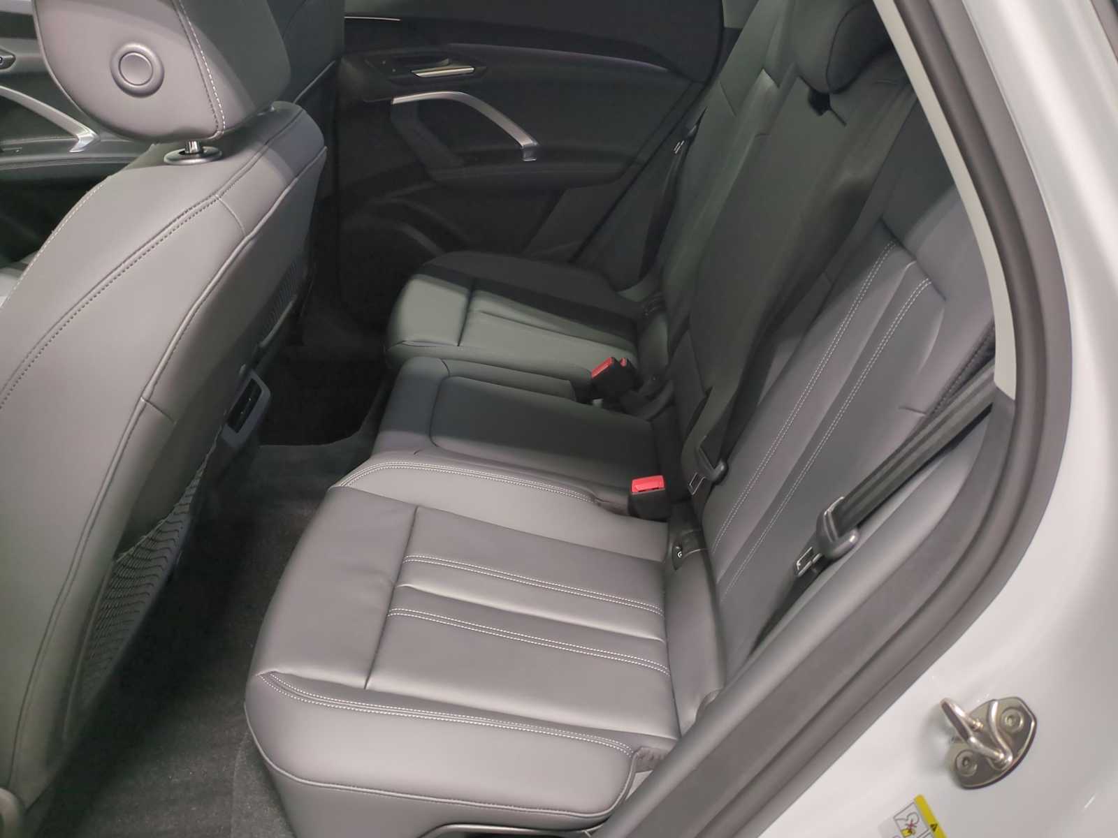 Thumbnail: 2025 Audi Q5 - 13