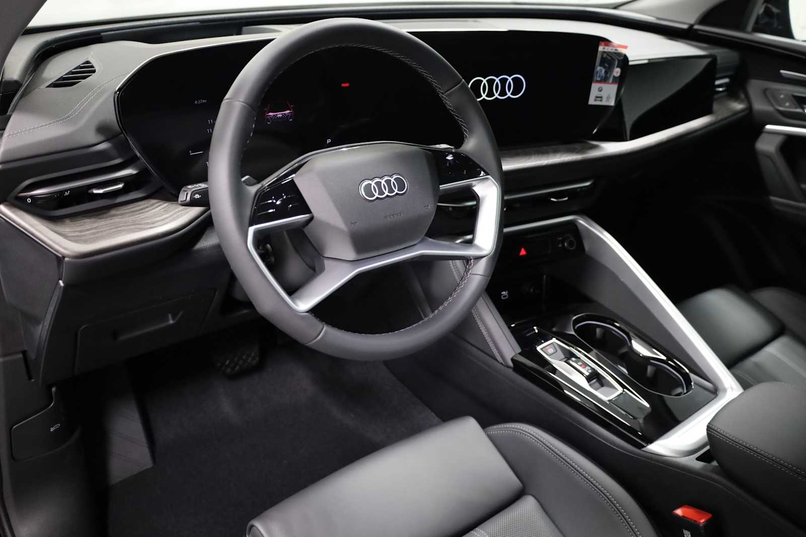 Thumbnail: 2025 Audi Q5 - 4