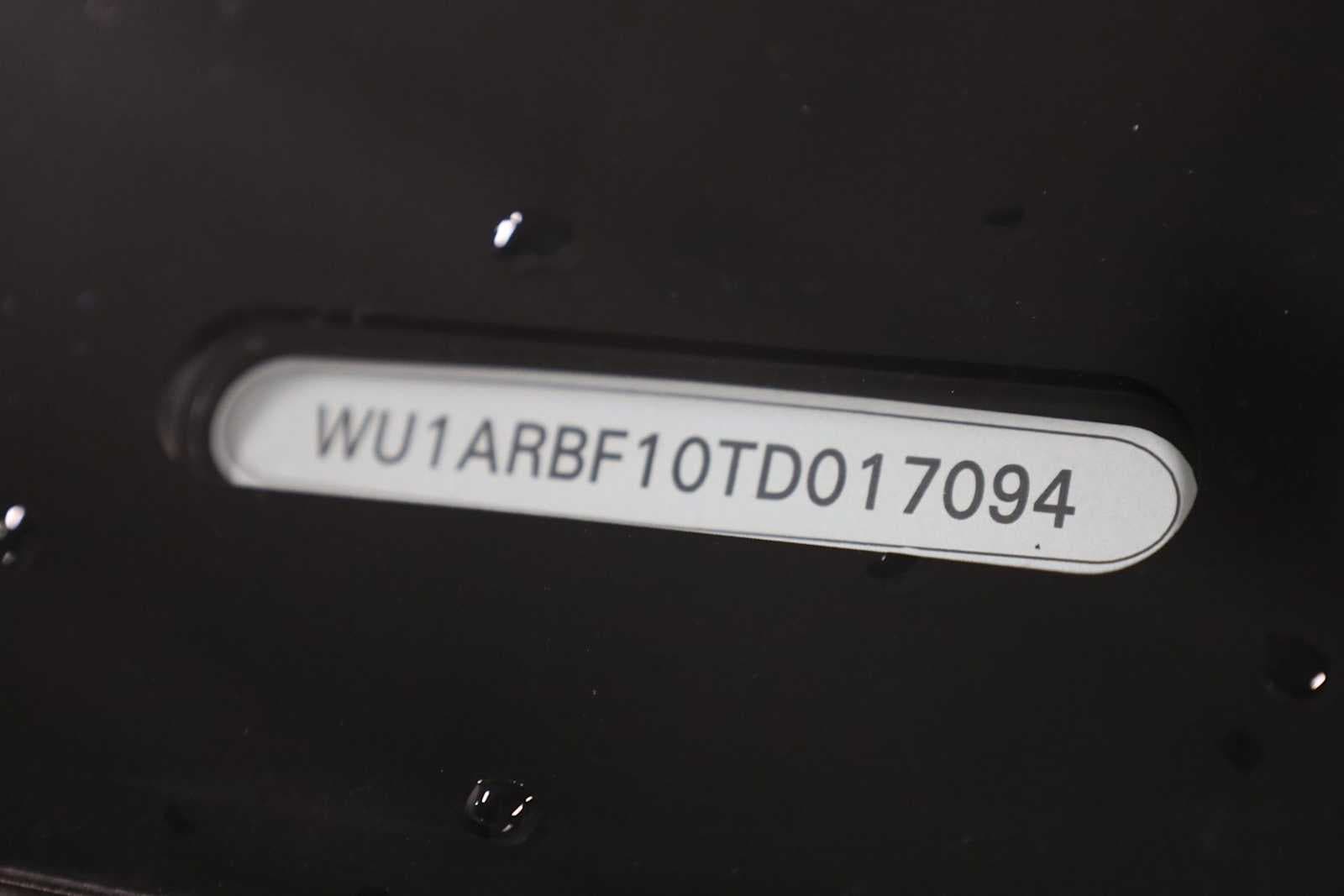 Thumbnail: 2026 Audi RS Q8 - 41