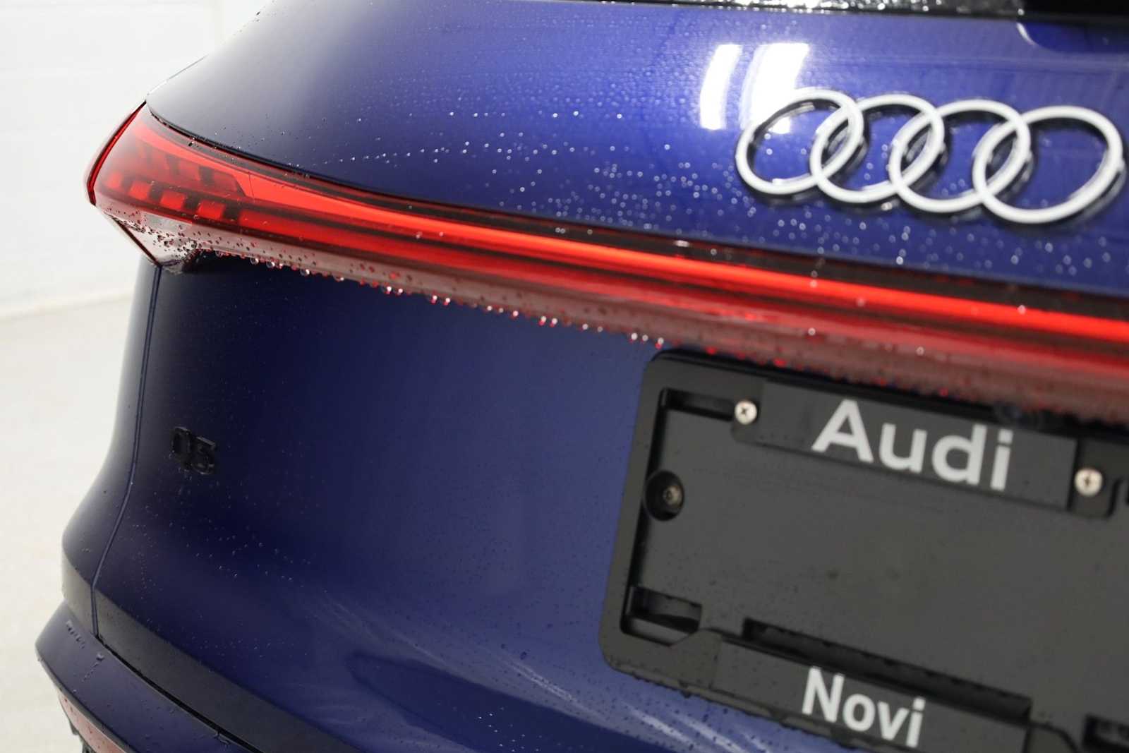 Thumbnail: 2025 Audi Q5 - 8