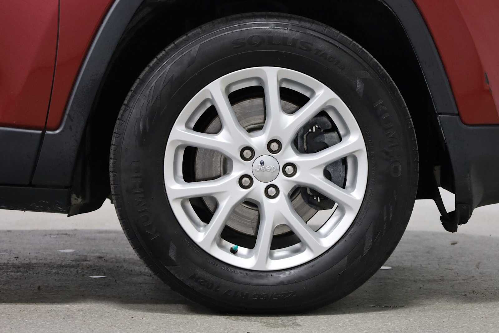 Thumbnail: 2014 Jeep Cherokee - 12