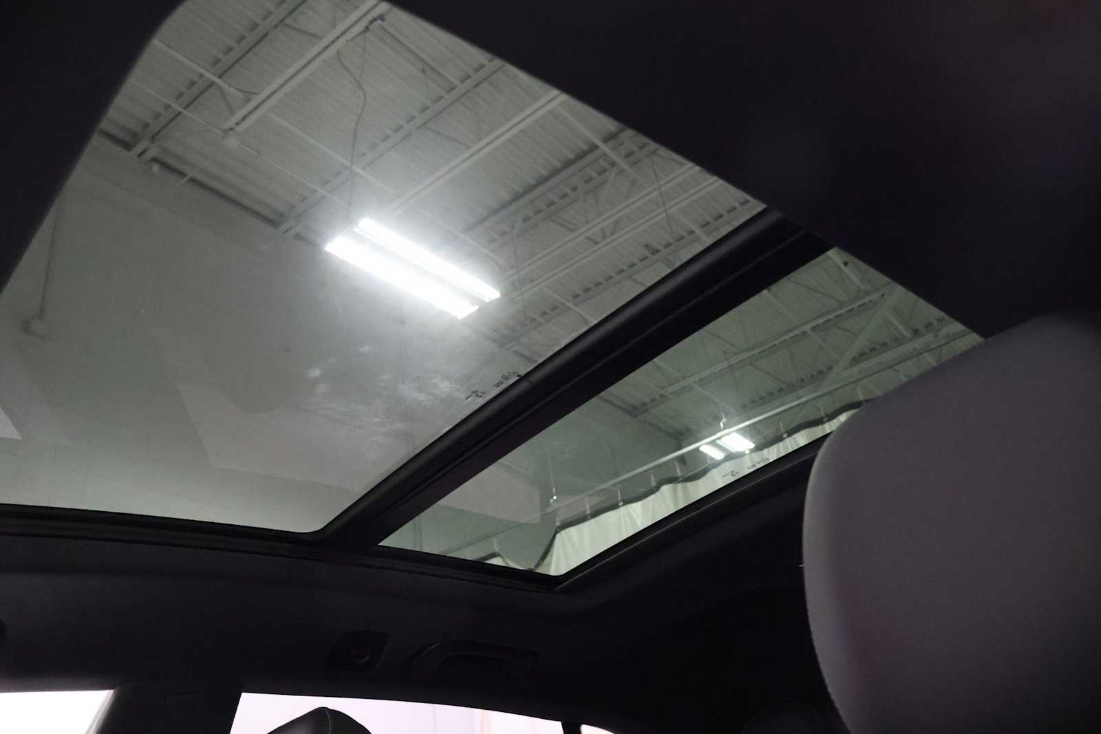 Thumbnail: 2025 Audi Q8 - 19