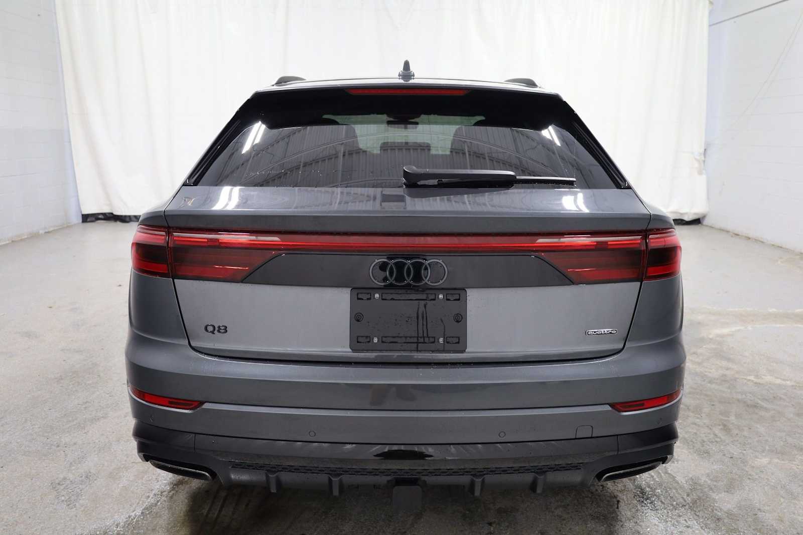 Thumbnail: 2026 Audi Q8 - 7