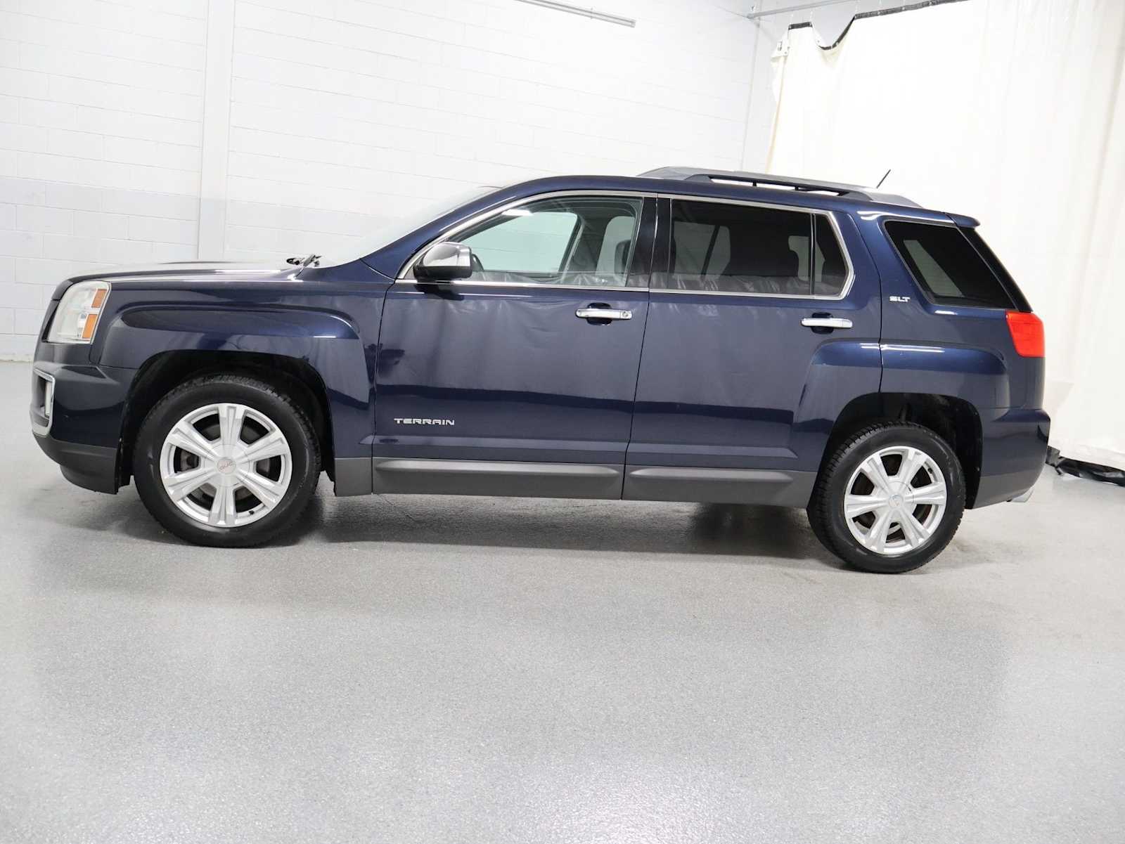 Thumbnail: 2016 GMC Terrain - 2