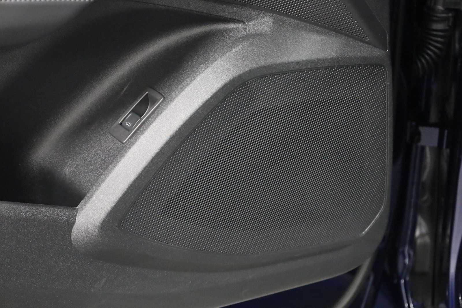 Thumbnail: 2025 Audi Q5 - 16