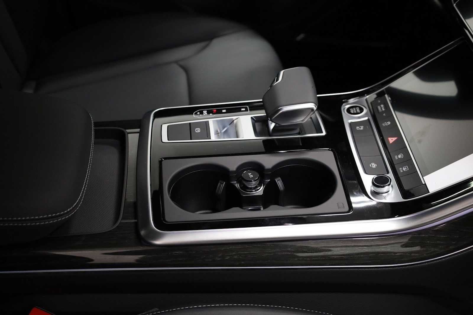 Thumbnail: 2026 Audi Q7 - 20