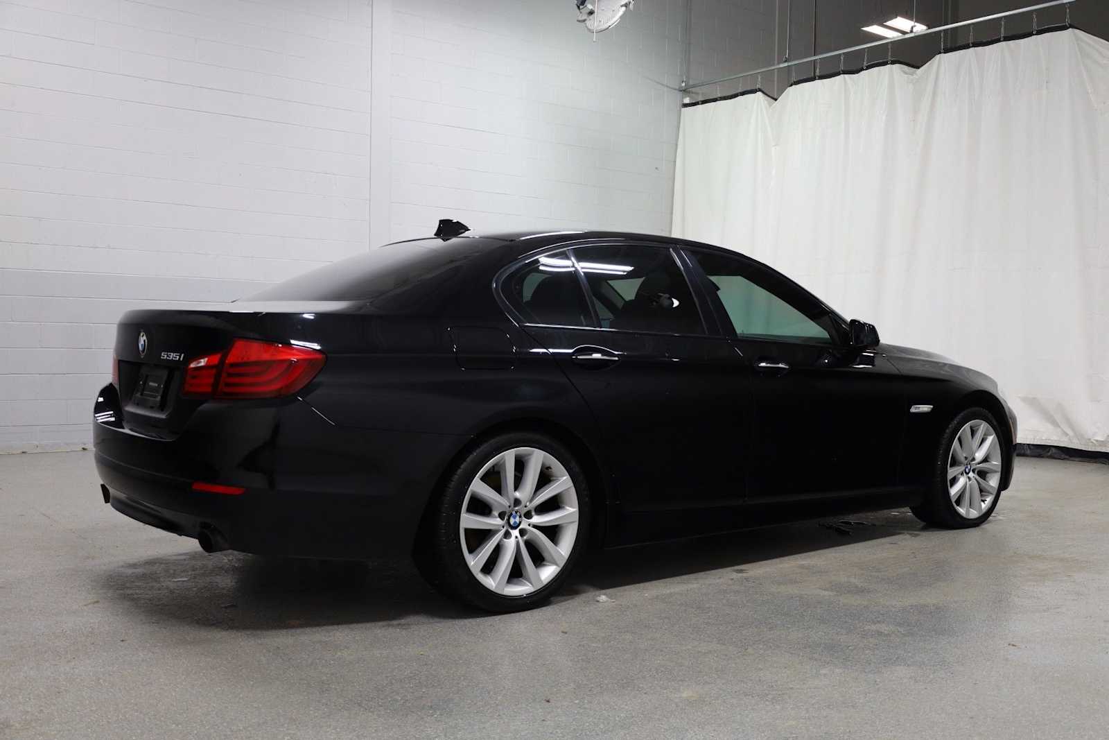 Thumbnail: 2011 BMW 5 Series - 9