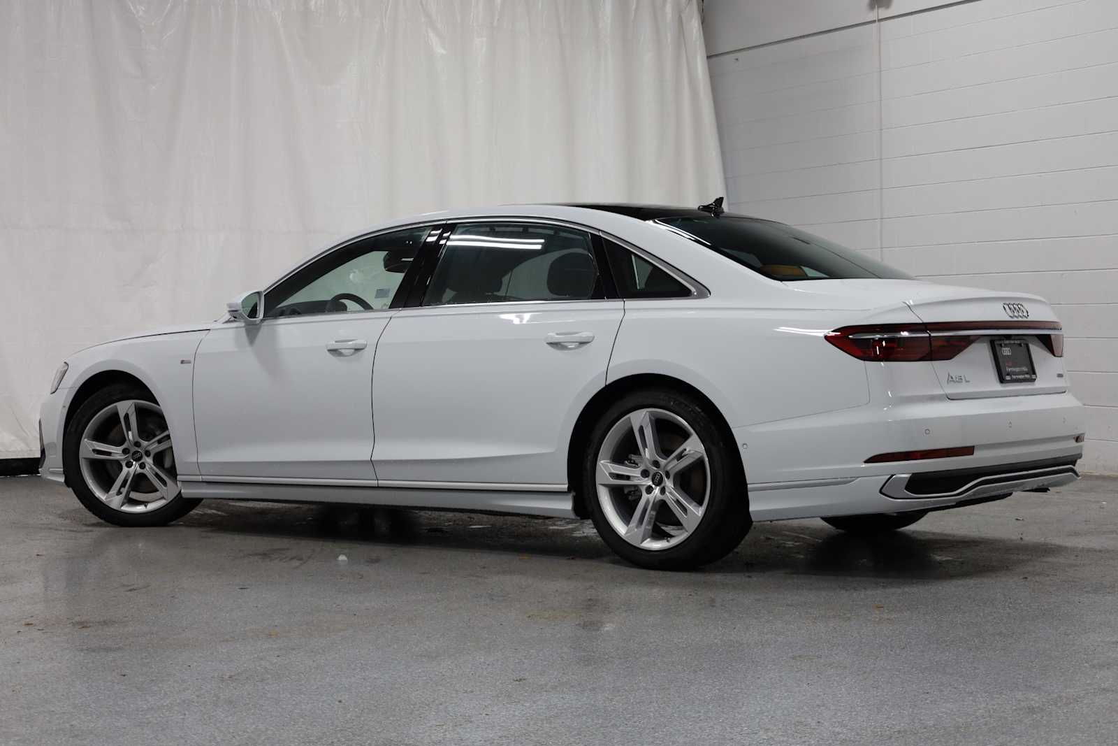 2025 Audi A8 L 55 photo 2