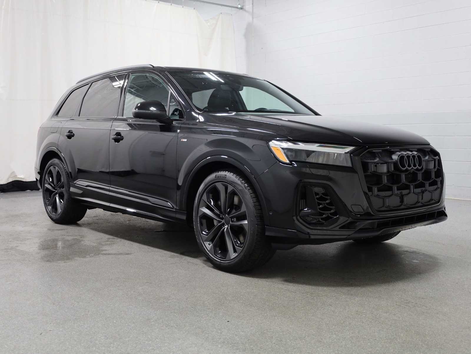 Thumbnail: 2026 Audi Q7 - 12