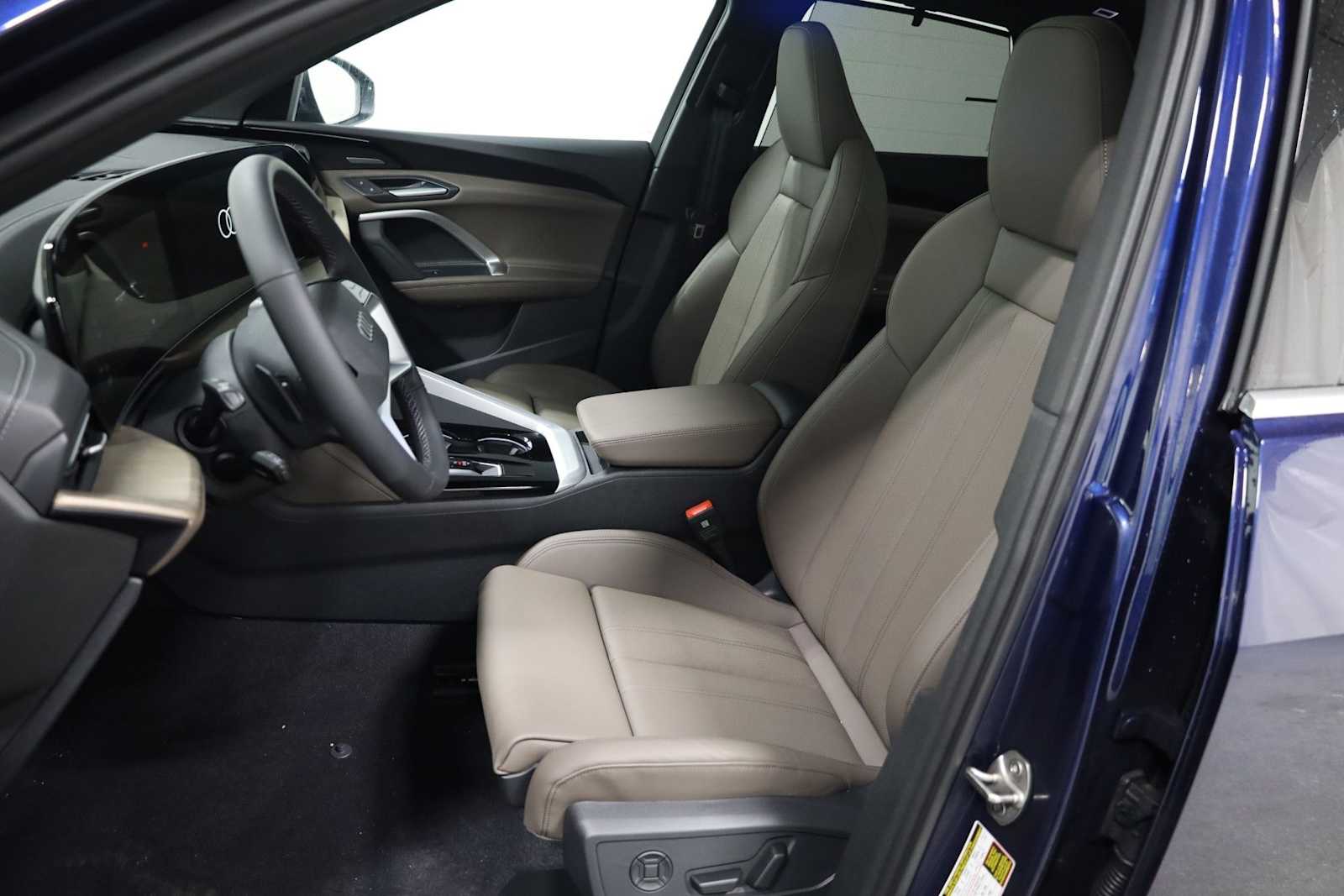 Thumbnail: 2025 Audi Q5 - 5