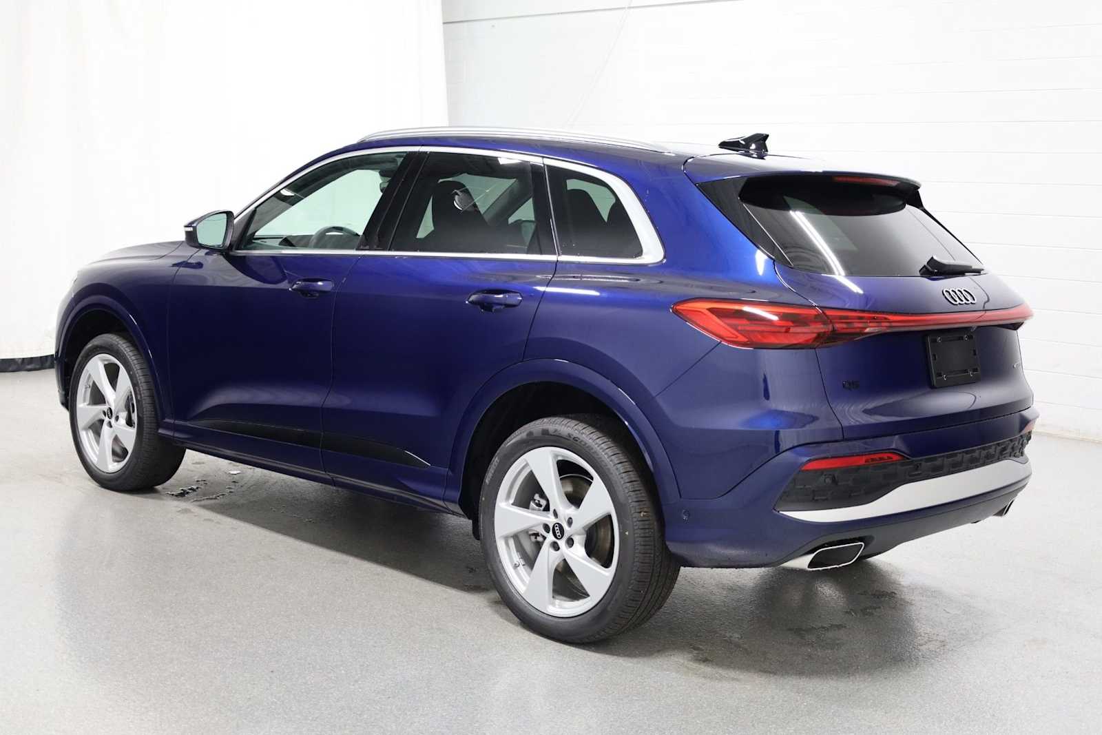 Thumbnail: 2025 Audi Q5 - 3