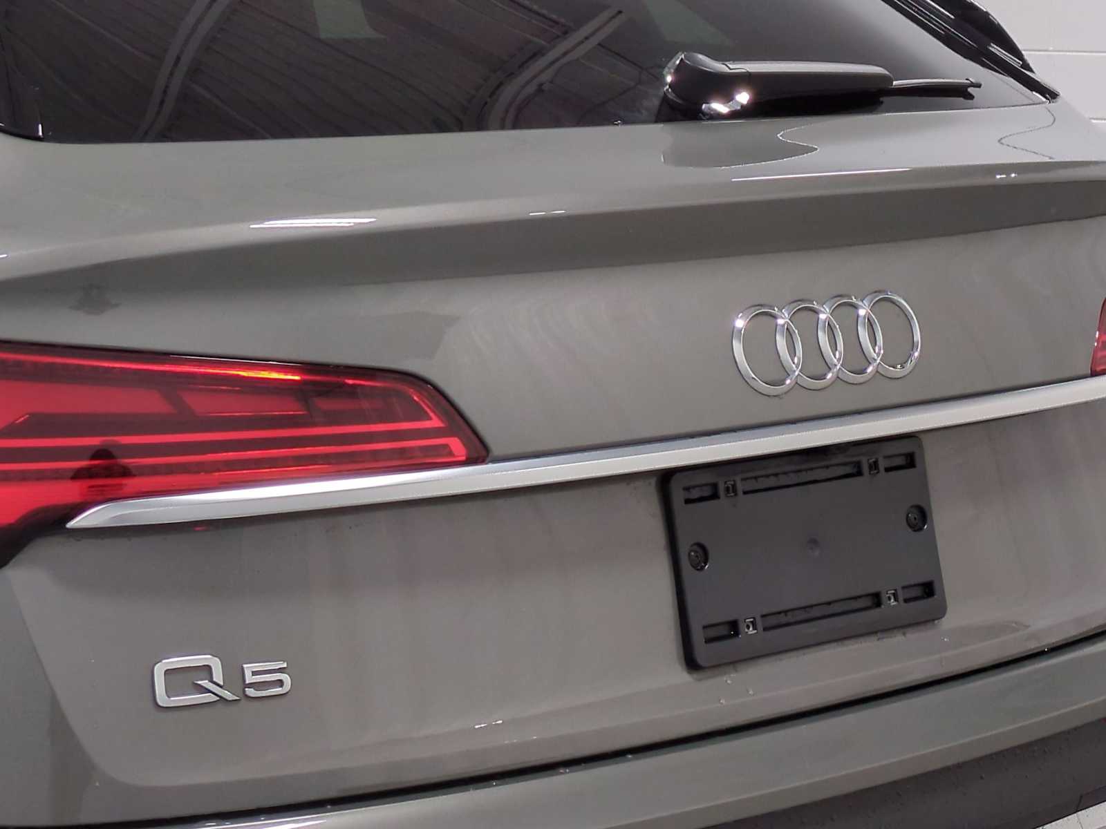 Thumbnail: 2023 Audi Q5 - 8