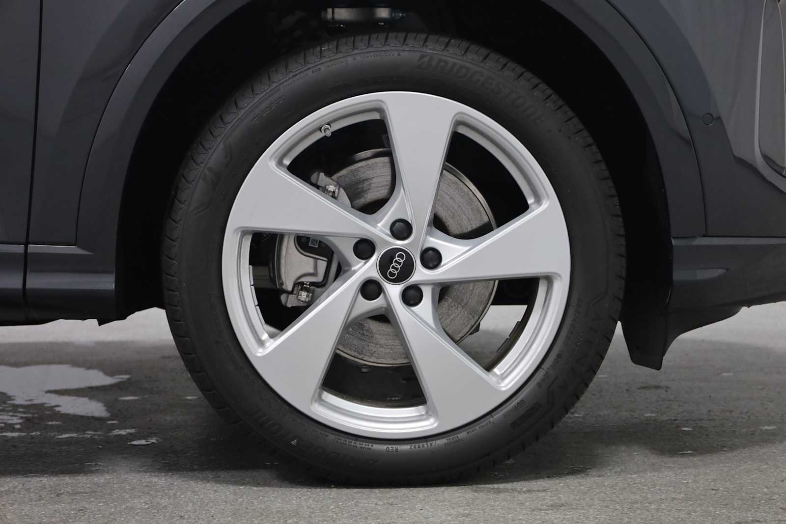 Thumbnail: 2025 Audi Q5 - 12
