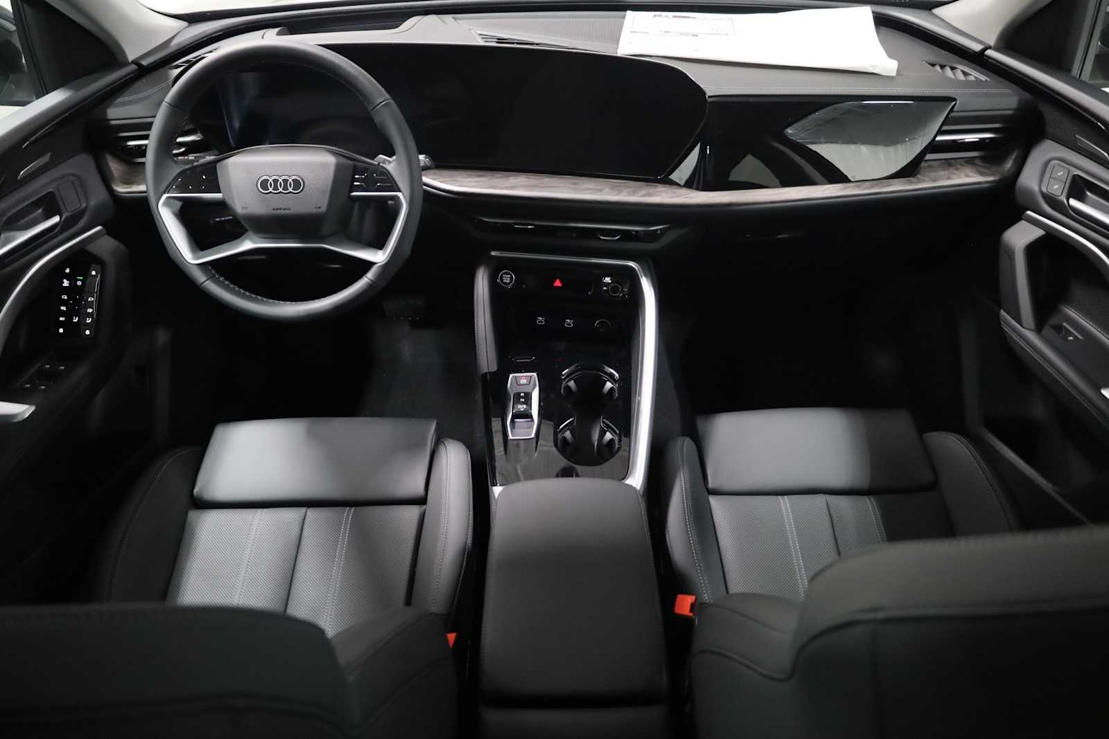 Thumbnail: 2025 Audi Q5 - 24
