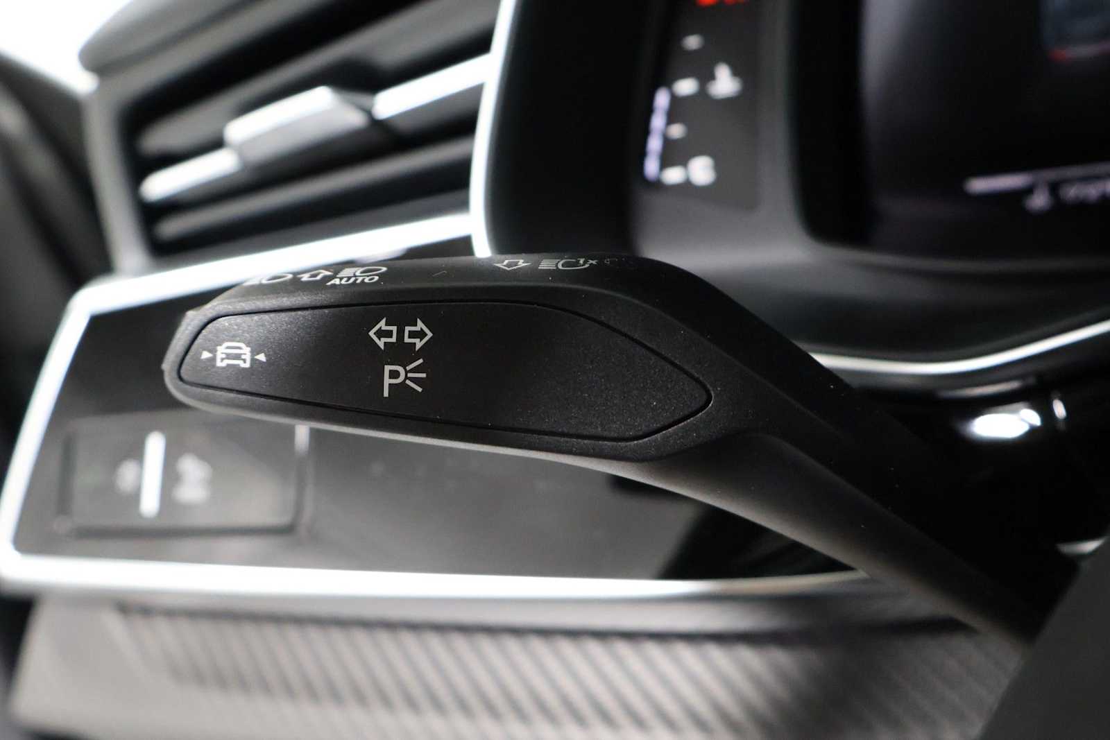 Thumbnail: 2026 Audi SQ8 - 29