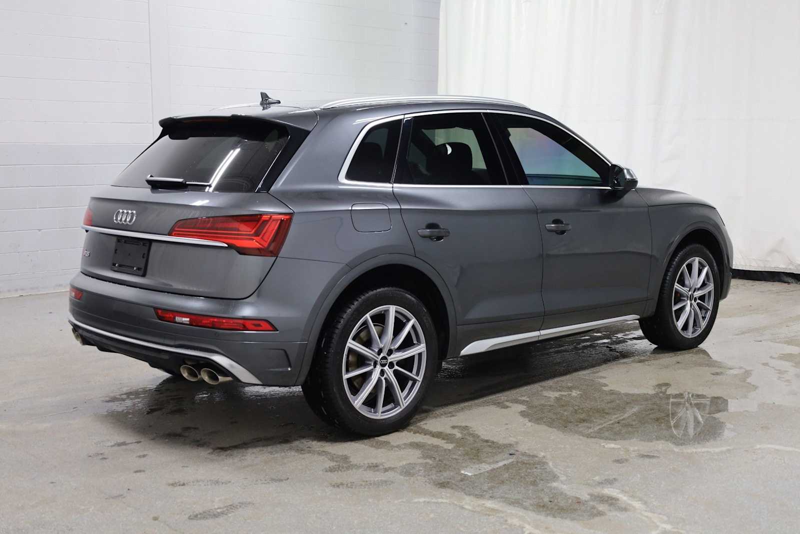 Thumbnail: 2023 Audi SQ5 - 9